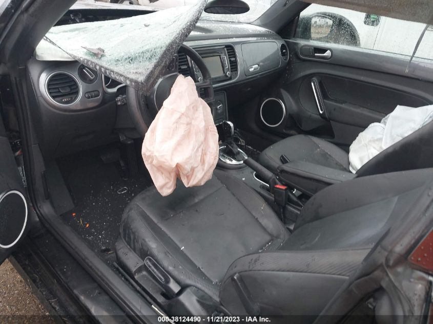 2013 VOLKSWAGEN BEETLE 2.5L - 3VWJP7AT0DM687661
