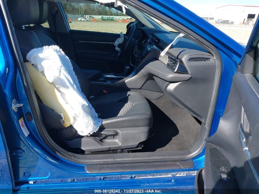 2019 TOYOTA CAMRY SE - 4T1B11HK2KU241714