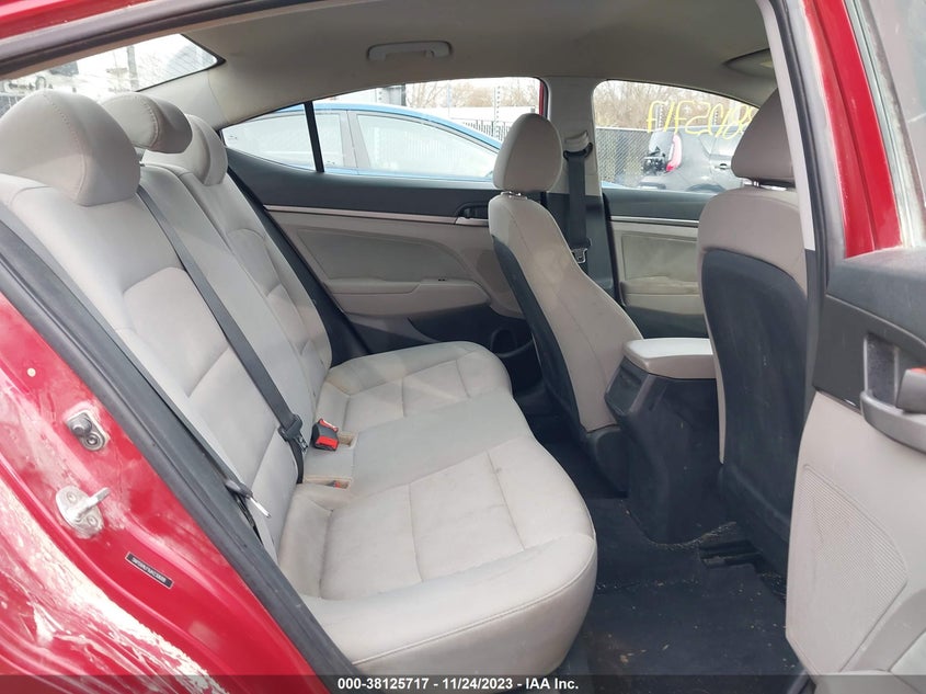 VIN 5NPD84LF9JH230688 2018 HYUNDAI ELANTRA SEL