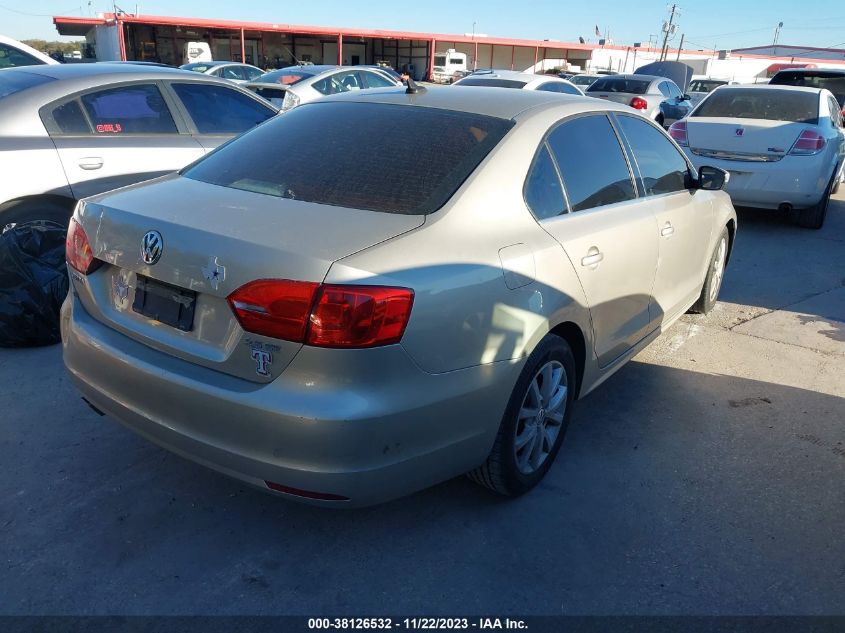 2013 VOLKSWAGEN JETTA 2.5L SE - 3VWDX7AJ4DM237104