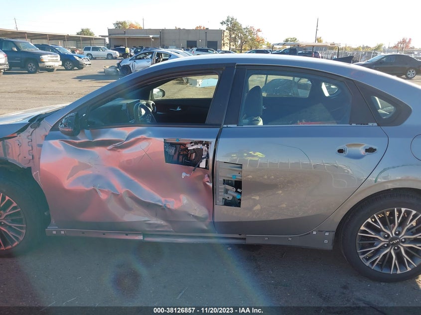 VIN 3KPF54AD2PE522117 2023 KIA FORTE GT-LINE