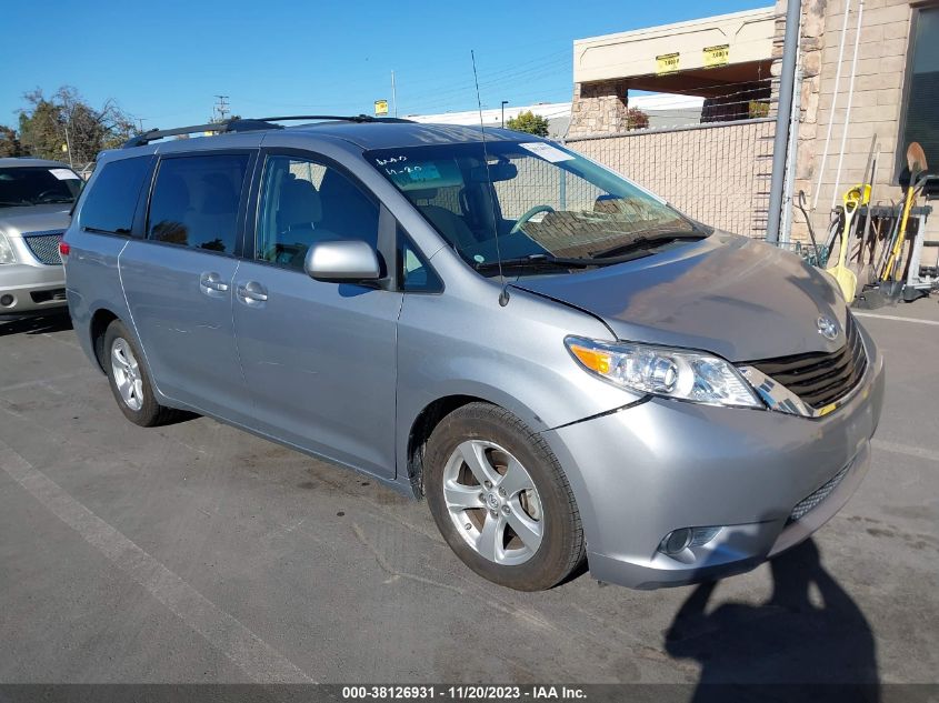 TOYOTA-SIENNA-5TDKK3DC4DS330414