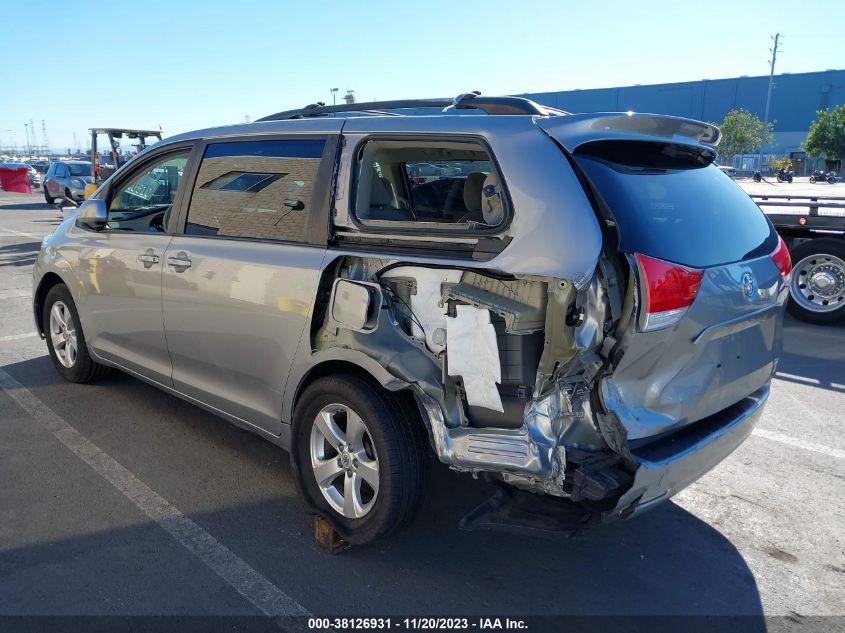 5TDKK3DC4DS330414 2013 TOYOTA SIENNA, photo no. 3