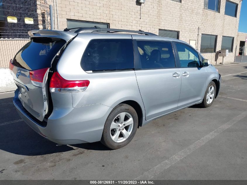 5TDKK3DC4DS330414 2013 TOYOTA SIENNA, photo no. 4