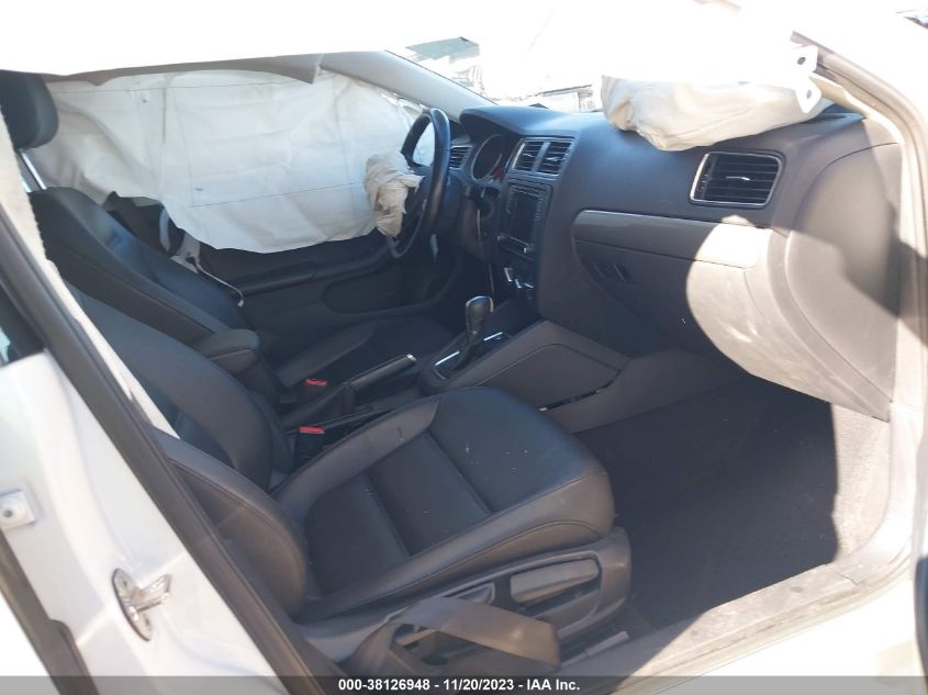 2017 VOLKSWAGEN JETTA 1.4T SE - 3VWDB7AJ2HM223433