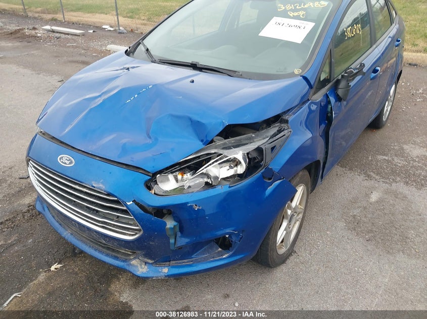 VIN 3FADP4BJ3KM117233 2019 FORD FIESTA SE