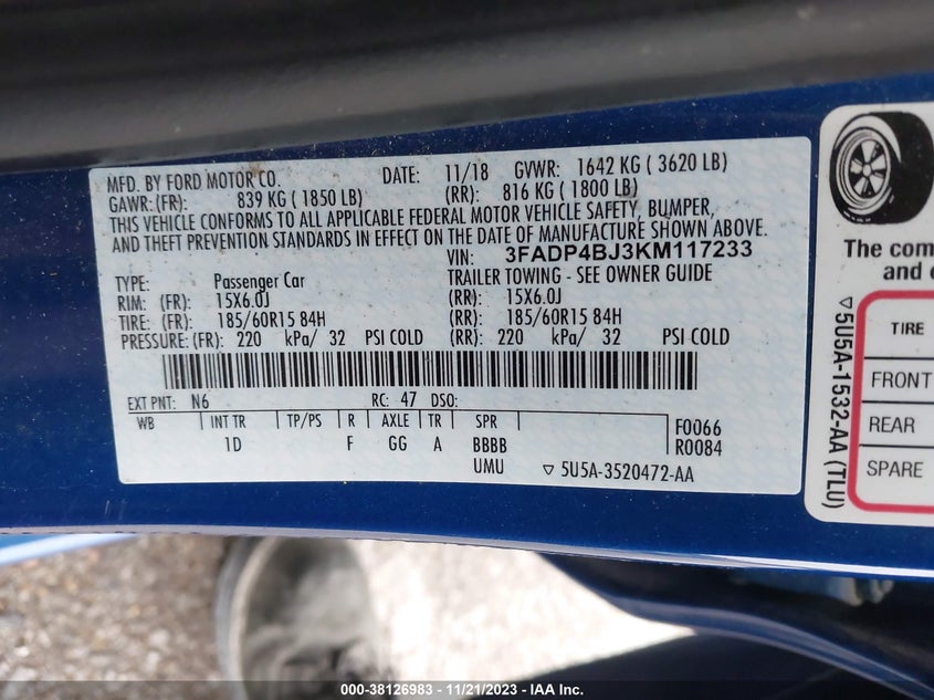 VIN 3FADP4BJ3KM117233 2019 FORD FIESTA SE