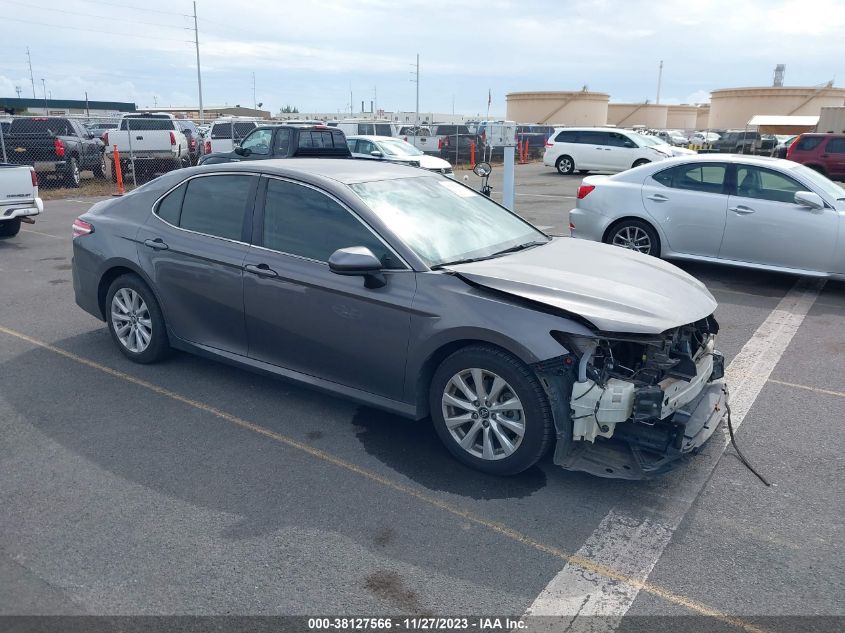 2018 TOYOTA CAMRY SE - 4T1B11HK0JU032065