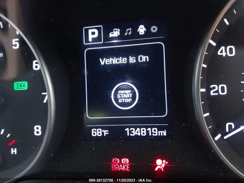 2017 HYUNDAI ELANTRA LIMITED - 5NPD84LF3HH086632