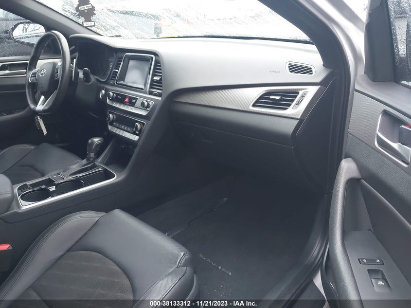 VIN 5NPE34AFXKH811074 2019 HYUNDAI SONATA SPORT