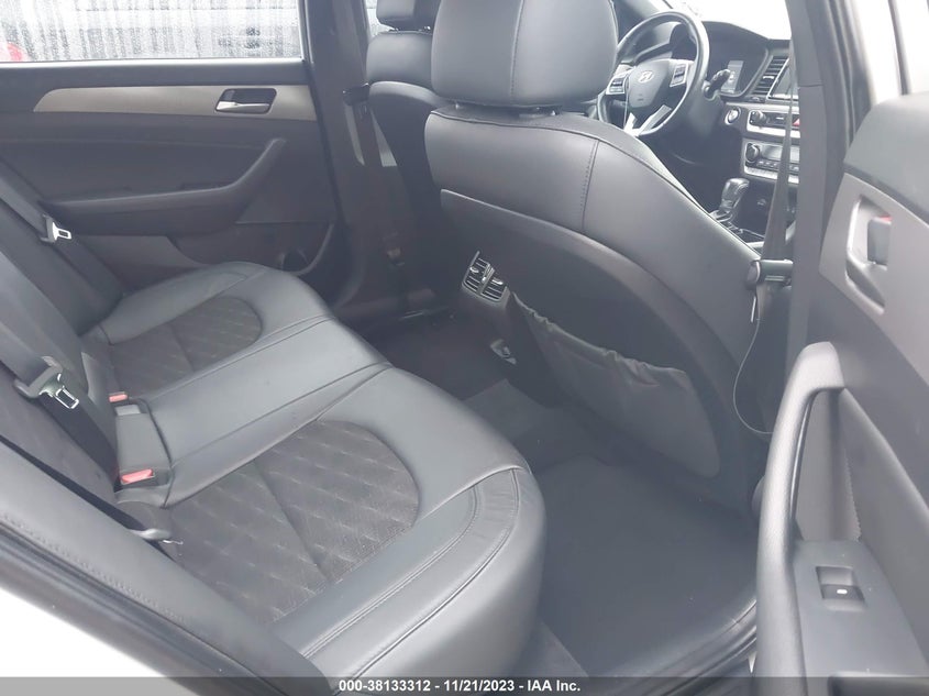 VIN 5NPE34AFXKH811074 2019 HYUNDAI SONATA SPORT