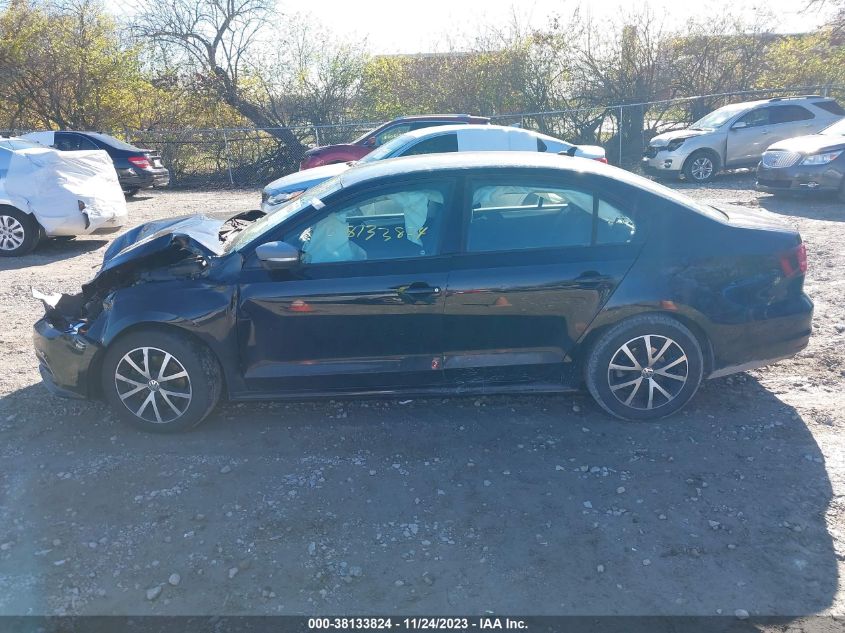 2016 VOLKSWAGEN JETTA SE - 3VWD67AJ6GM258303
