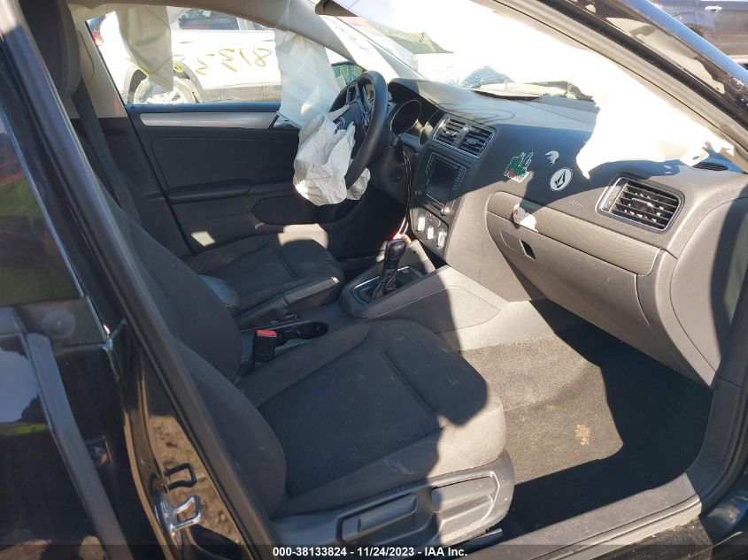 2016 VOLKSWAGEN JETTA SE - 3VWD67AJ6GM258303