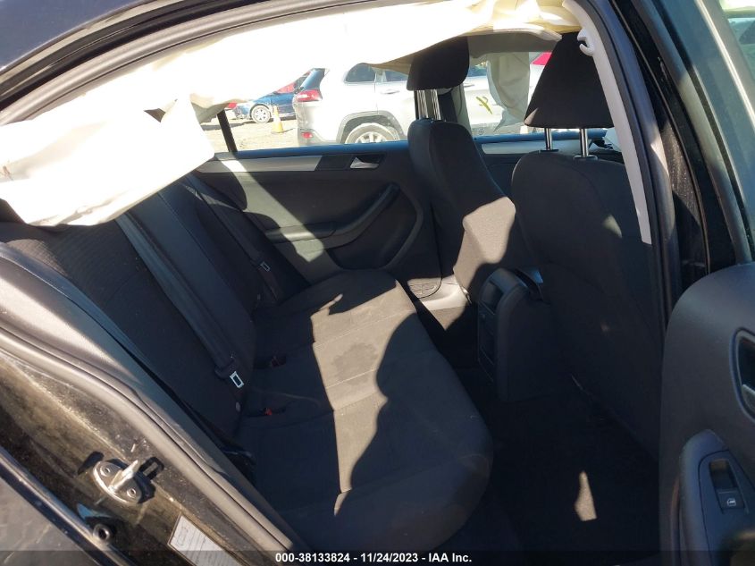 2016 VOLKSWAGEN JETTA SE - 3VWD67AJ6GM258303