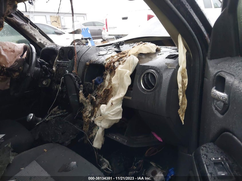 VIN 1C4NJRFB0HD173991 2017 JEEP PATRIOT LATITUDE 4X4