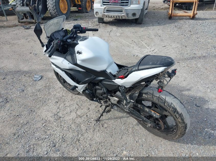 2017 KAWASAKI EX650 F - JKAEXEK12HDA09028