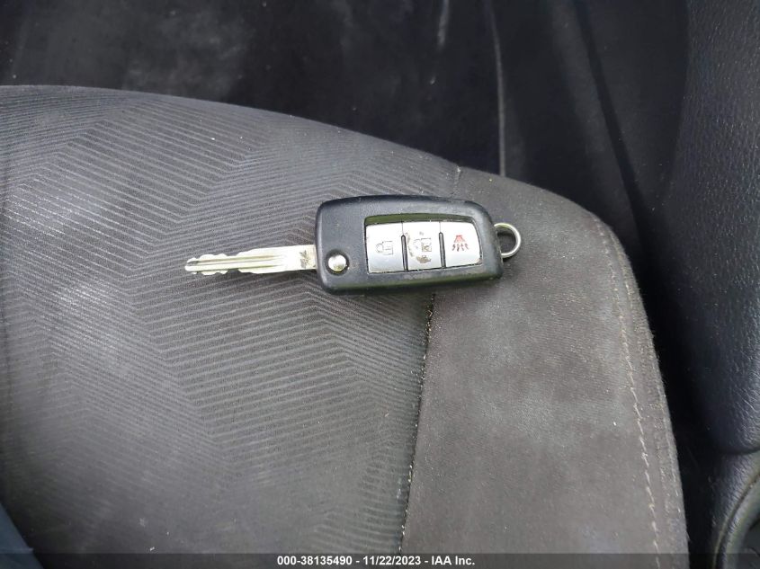 2015 NISSAN ROGUE S - KNMAT2MV9FP566560