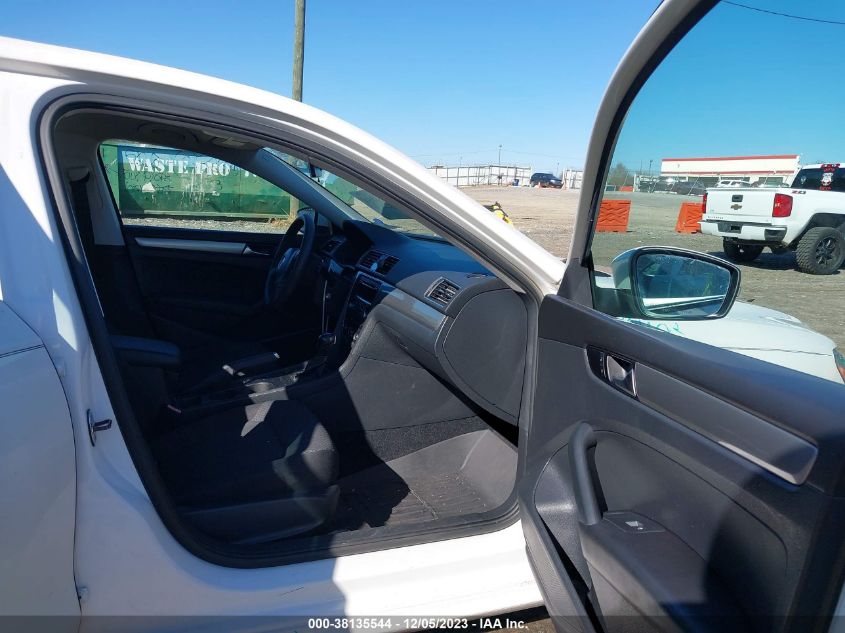2014 VOLKSWAGEN PASSAT S - 1VWAP7A35EC006767
