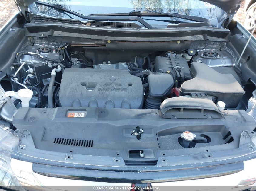 2018 MITSUBISHI OUTLANDER SE/SEL - JA4AD3A32JZ058928