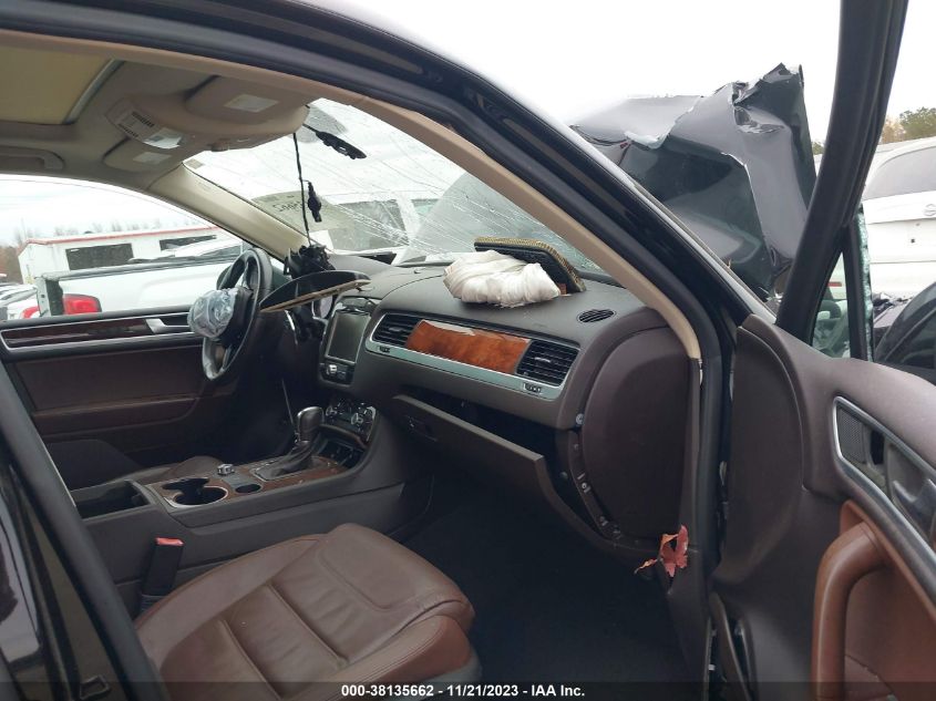 2014 VOLKSWAGEN TOUAREG TDI LUX - WVGEP9BP7ED011752