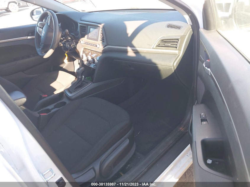 VIN 5NPD74LF3KH452275 2019 HYUNDAI ELANTRA SE