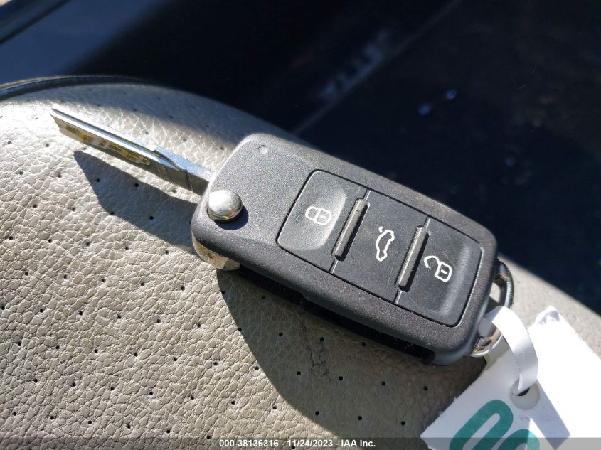 2013 VOLKSWAGEN JETTA HYBRID SEL 3VW637AJ8DM298069