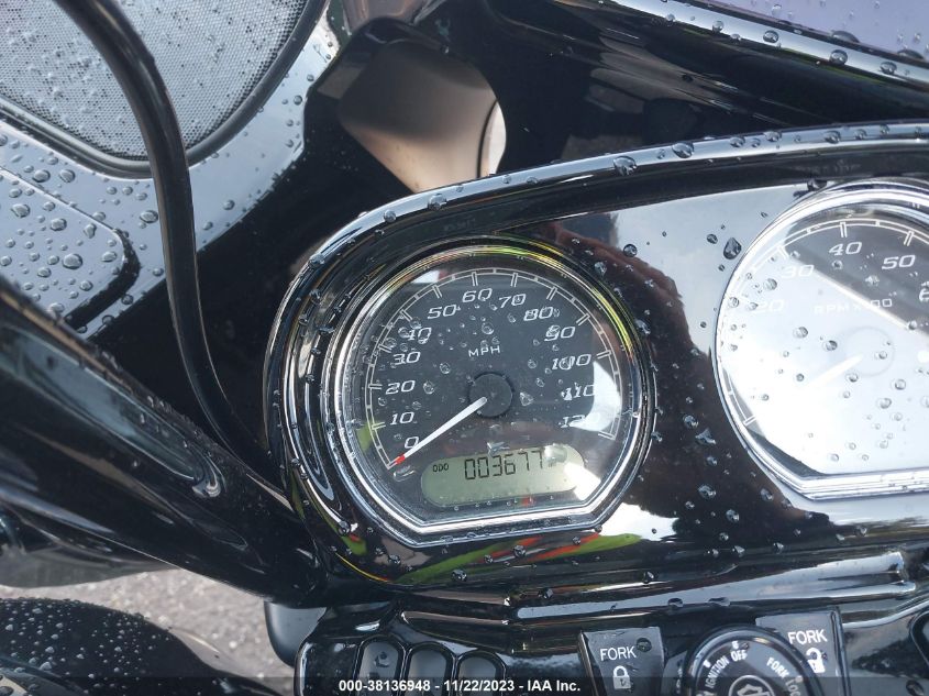 2009 HARLEY-DAVIDSON FLHX - 1HD1KB4169Y610379