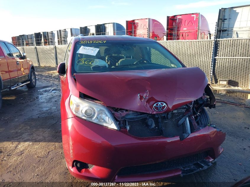 5TDKZ3DC7HS894401 2017 TOYOTA SIENNA, photo no. 12