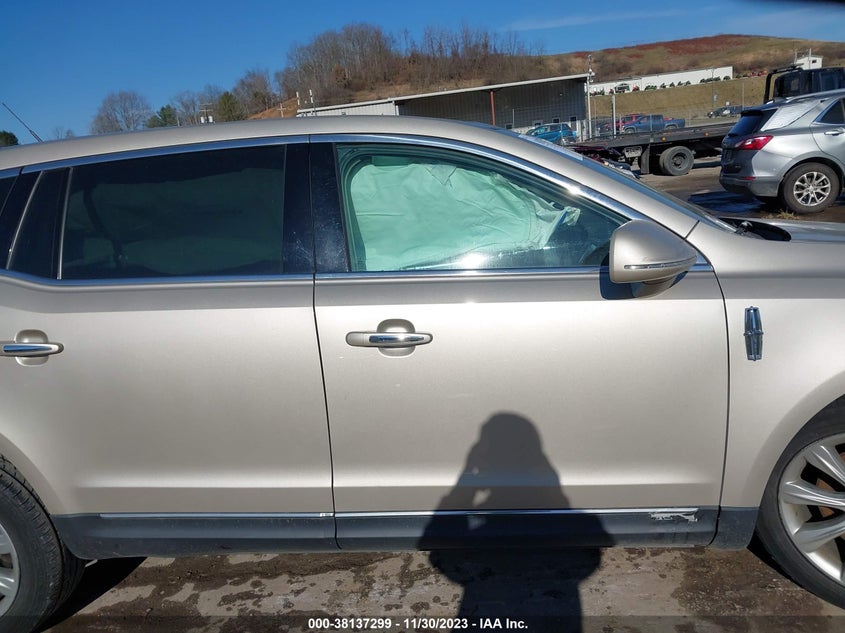 VIN 2LMHJ5FK7HBL00960 2017 LINCOLN MKT
