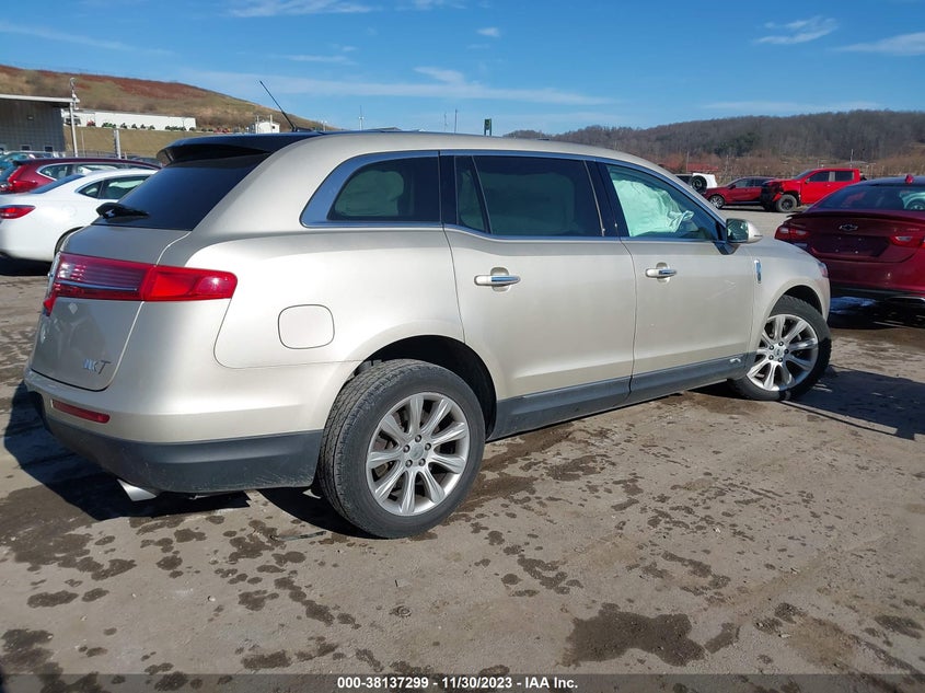 VIN 2LMHJ5FK7HBL00960 2017 LINCOLN MKT