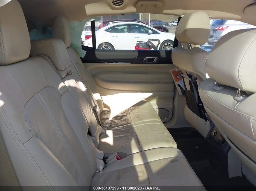 VIN 2LMHJ5FK7HBL00960 2017 LINCOLN MKT