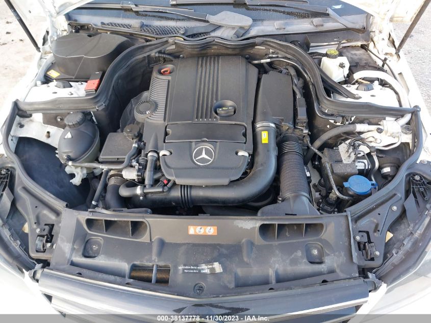 2014 MERCEDES-BENZ C 250 LUXURY/SPORT - WDDGF4HB2EG253402