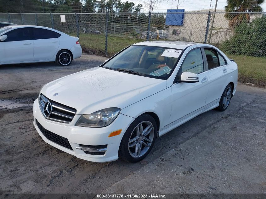 2014 MERCEDES-BENZ C 250 LUXURY/SPORT - WDDGF4HB2EG253402