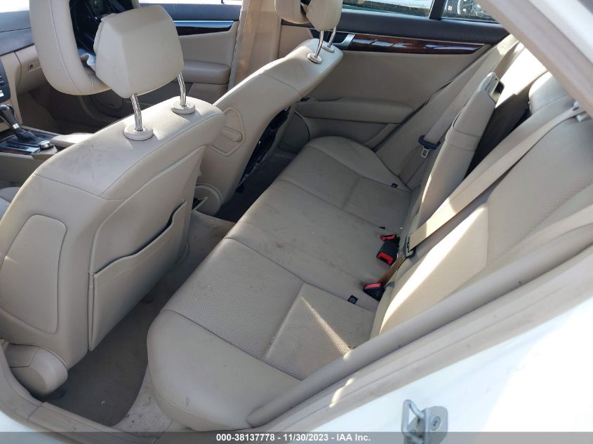 2014 MERCEDES-BENZ C 250 LUXURY/SPORT - WDDGF4HB2EG253402