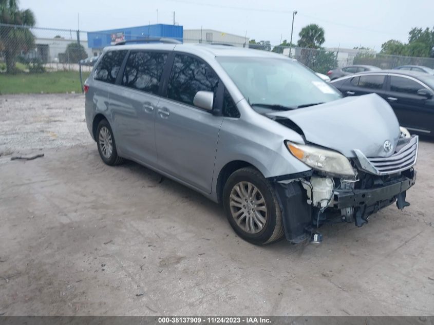 2017 TOYOTA SIENNA XLE/LIMITED - 5TDYZ3DC6HS886588