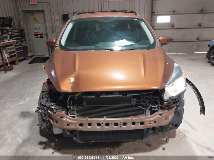 VIN 1FMCU9GD2HUB49945 2017 FORD ESCAPE SE
