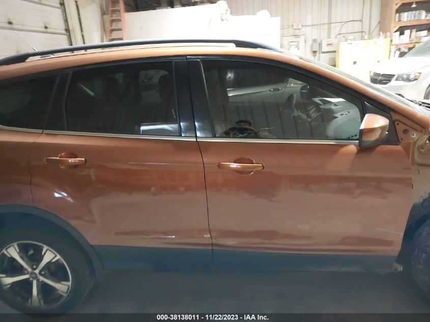 VIN 1FMCU9GD2HUB49945 2017 FORD ESCAPE SE