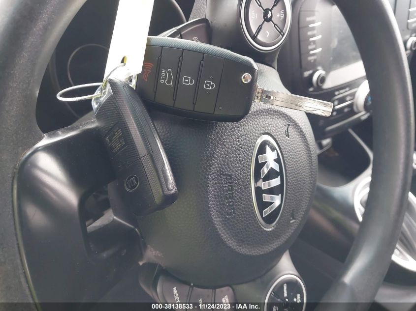 2018 KIA SOUL + - KNDJP3A54J7611010