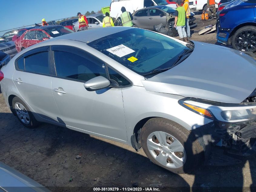 VIN 3KPFK4A7XHE055114 2017 KIA FORTE LX
