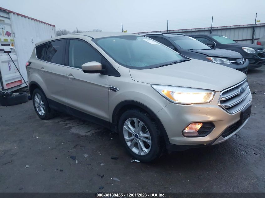 1FMCU0GD7HUC77724 2017 FORD ESCAPE, photo no. 1