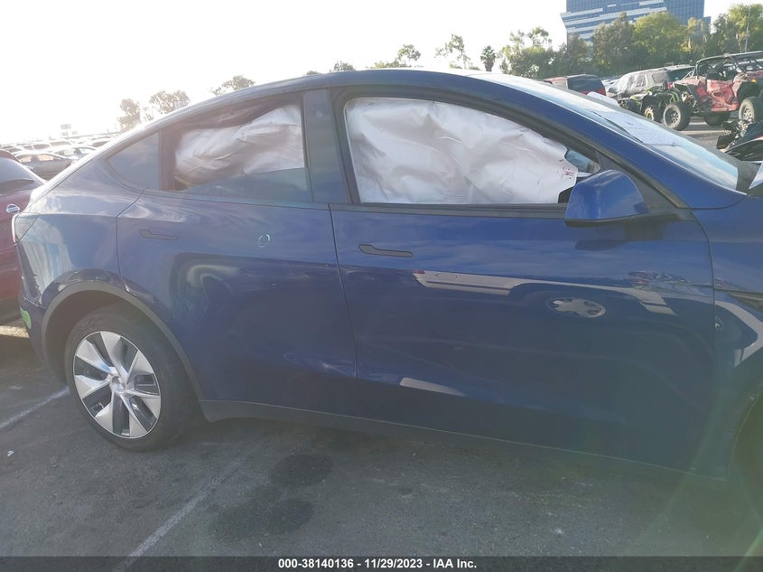 VIN 5YJYGDEE1LF057775 2020 TESLA MODEL Y