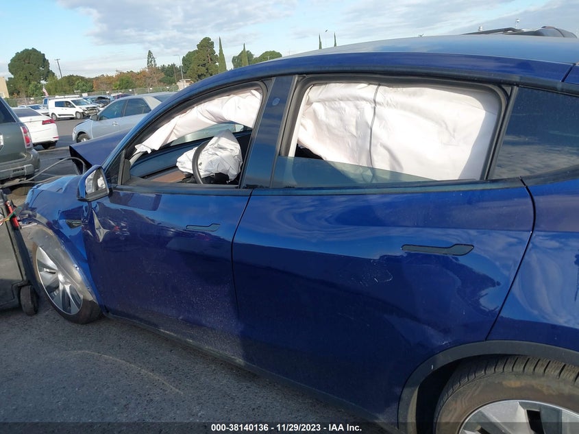 VIN 5YJYGDEE1LF057775 2020 TESLA MODEL Y
