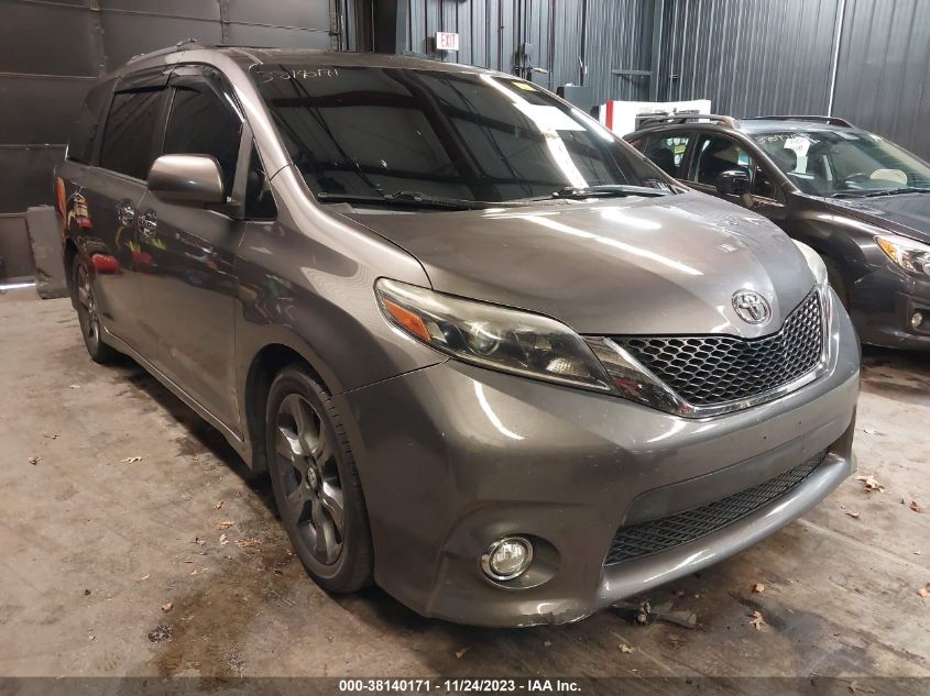 TOYOTA-SIENNA-5TDXK3DC8FS637366