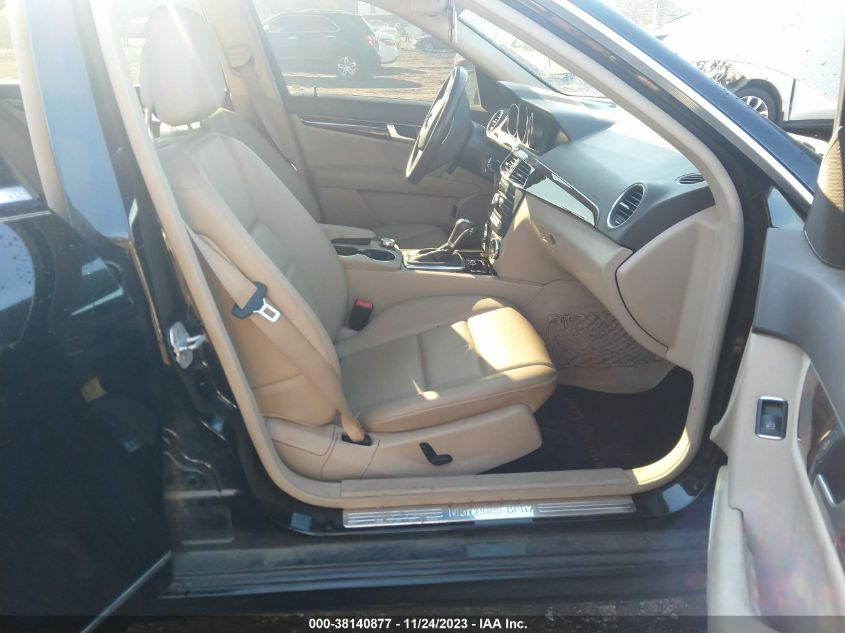 2014 MERCEDES-BENZ C 250 SPORT/LUXURY - WDDGF4HB8EG213597