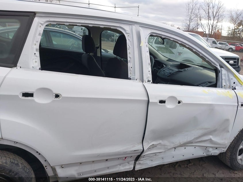 VIN 1FMCU0F70HUC21782 2017 FORD ESCAPE S