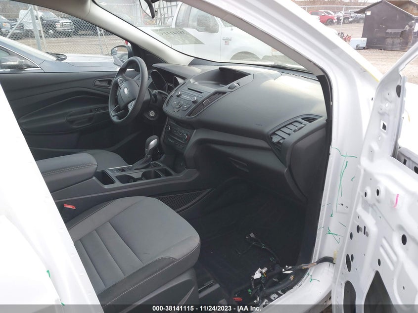 VIN 1FMCU0F70HUC21782 2017 FORD ESCAPE S