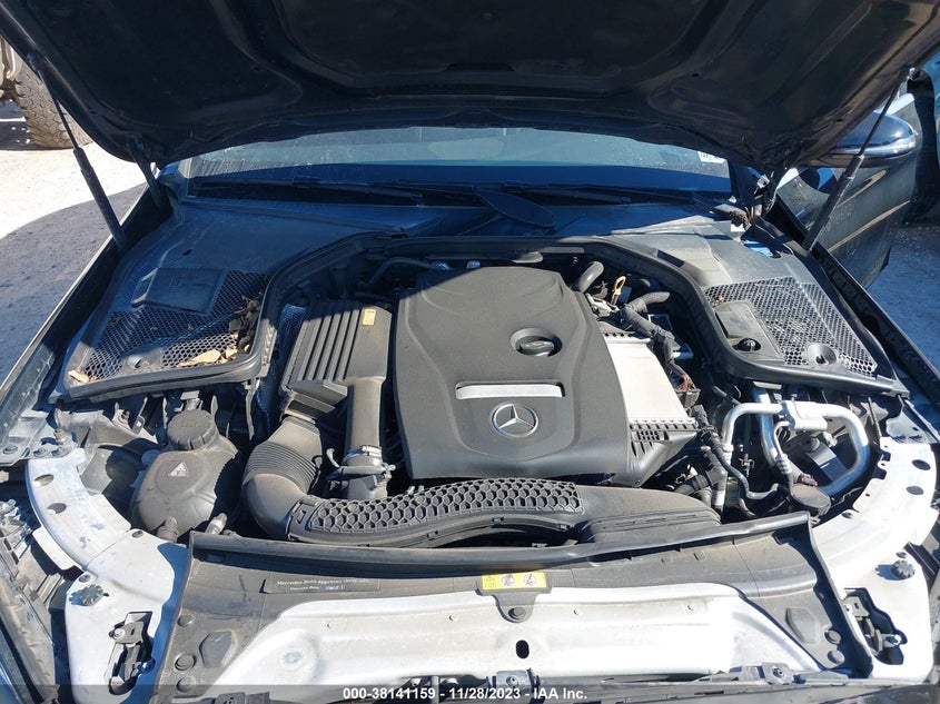 VIN 55SWF4JB7JU239854 2018 MERCEDES-BENZ C 300 300
