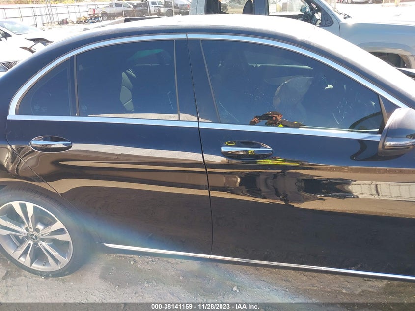 VIN 55SWF4JB7JU239854 2018 MERCEDES-BENZ C 300 300
