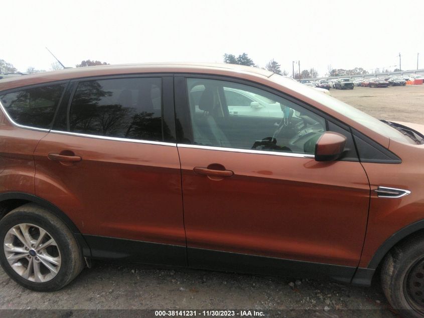 2017 FORD ESCAPE SE - 1FMCU0G99HUC52898