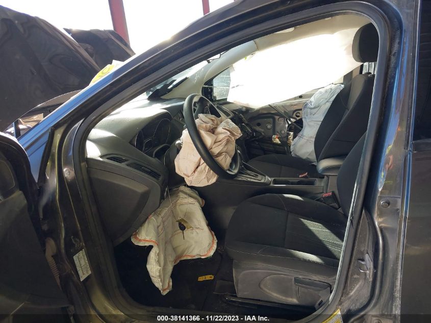2016 FORD FOCUS SE - 1FADP3K23GL275471